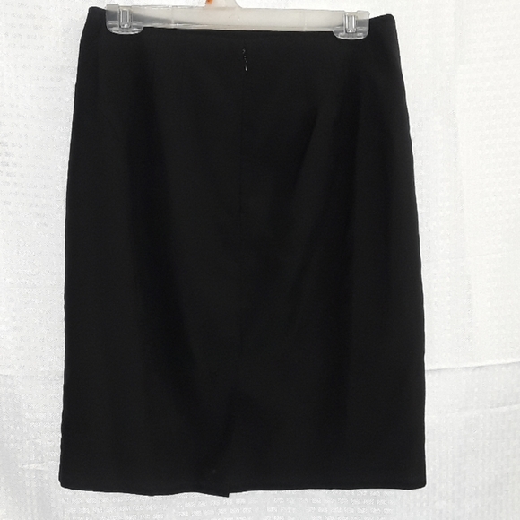 Ann Taylor Black skirt - Picture 3 of 4